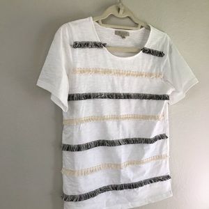Monochrome fringe accent tee